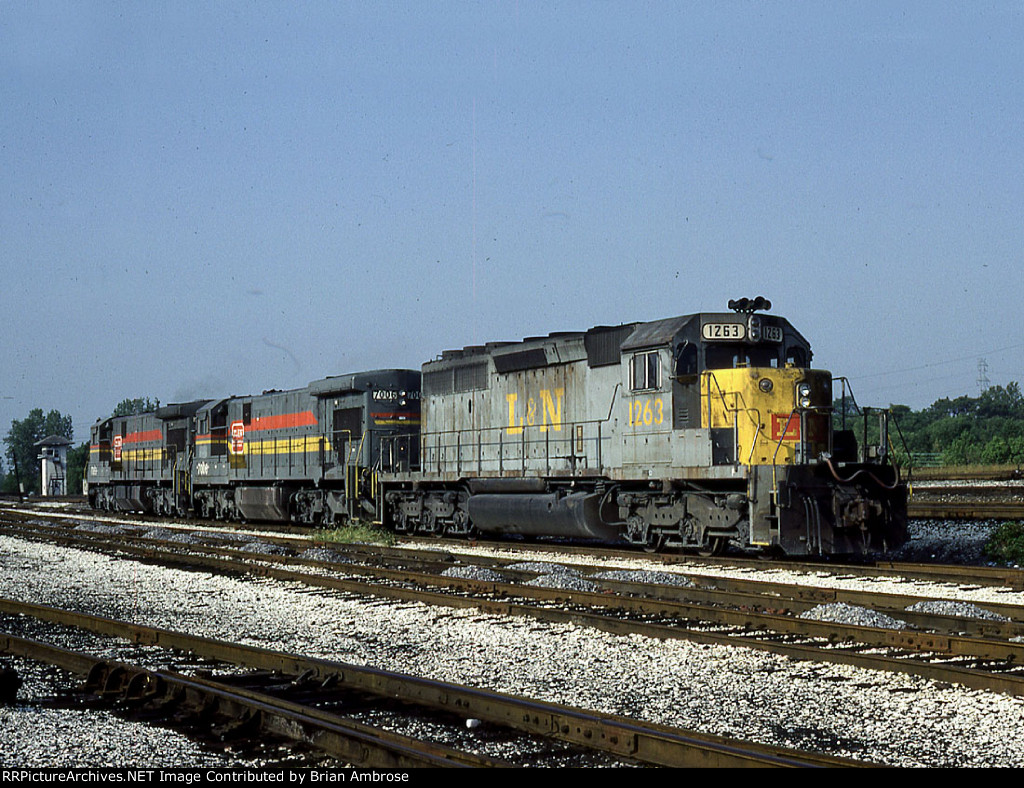 L&N SD40-2 1263